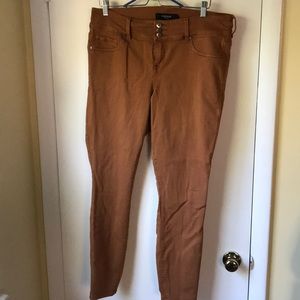 Burnt orange color torrid skinny Jeans (jegging)